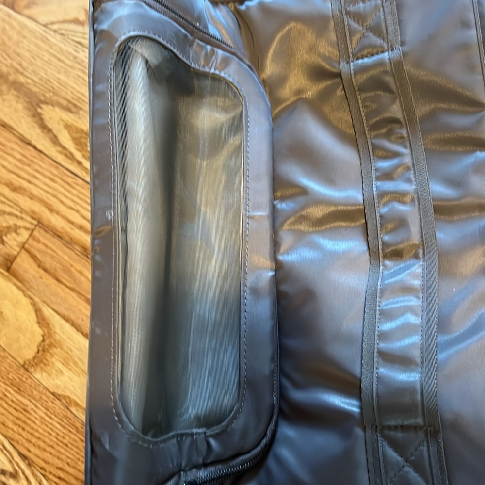 EUC Lug Puddle Jumper Tote Travel Bag Grey Taupe Barely Used & Clean! - Picture 4 of 9